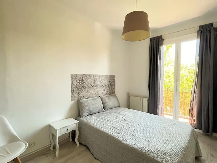 Apartamento Muy Luminoso Frente A Parque Joan Miro Barcelona 0*,  Spain